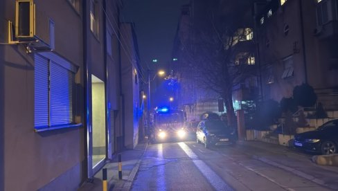 GORI KUĆA U BEOGRADU: Vatrogasci intervenisali, nije poznato da li ima stradalih (FOTO/VIDEO)