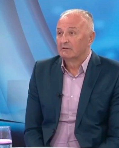 ХЕЛЕЗ ПОНОВО УДАРА ПО ВУЧИЋУ И СРБИЈИ! ПОРУЧУЈЕ: Подржимо блокадере да дођу на власт, они ће признати геноцид и извиниће нам се