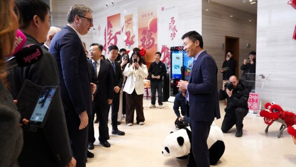 ОВАКАВ РАЗВОЈ ТЕХНОЛОГИЈЕ ИЗУЗЕТНО ЈЕ ВАЖАН ЗА ИНДУСТРИЈУ БУДУЋНОСТИ Вучић на презентацији робота кинеске компаније AGIBOT Innovation