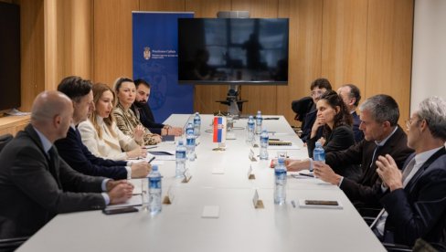 О САРАДЊИ У ЕНЕРГЕТСКОЈ ТРАНЗИЦИЈИ: Ђедовић Хандановић са заменицом директора Француске агенције за развој (АФД) Ен Рос Вејл (ФОТО)