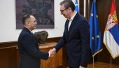 SRBIJA PRIDAJE VELIKI ZNAČAJ PARTNERSTVU SA UZBEKISTANOM Srdačan susret predsednika Vučića sa ambasadorom Ojbekom Šahavdinovim (FOTO)