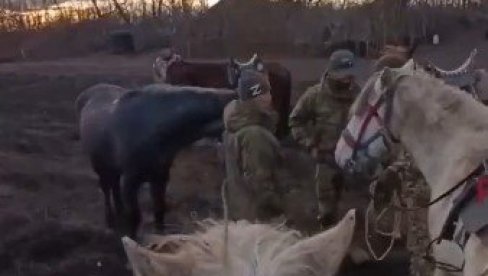 ПУТИНОВА ВОЈСКА КОРИСТИ КОЊЕ УМЕСТО ТЕНКОВА? Шок снимци са ратишта - Вратили се у средњи век? (ВИДЕО)