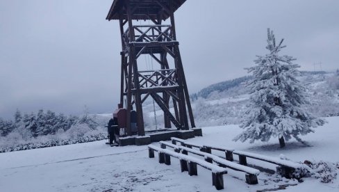 СНЕГ ОКИТИО МАЧКОВ КАМЕН: Идила и светиња лепотица (ФОТО)