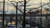 GORI KOMBI NA GAZELI: Vatrogasci odjurili na lice mesta, obustavljen saobraćaj (FOTO)