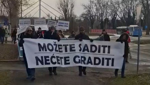 ДИНКОВА ЕКИПА ДИВЉА У НОВОМ САДУ: Поново устали против српске цркве (ФОТО)