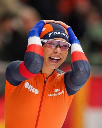 ЈЕДНА ОД НАЈЛЕПШИХ СПОРТИСТКИЊА СТИГЛА НА ЗИМСКЕ ОИ: Прате је милиони на Инстаграму и вереница је чувеног боксера (ФОТО)