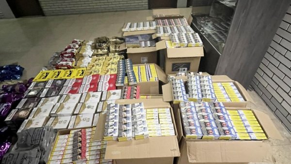 ПАО ШВЕРЦЕР ИЗ ВРАЊА : Заплењена већа моличина цигарета и резаног дувана