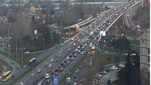 НАОРУЖАЈТЕ СЕ СТРПЉЕЊЕМ! Поподневни шпиц направио хаос у престоници