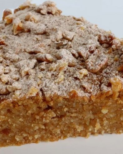 МЕКАН КАО ДУША: Микс гриза и јабука - обожаваћете овај колач