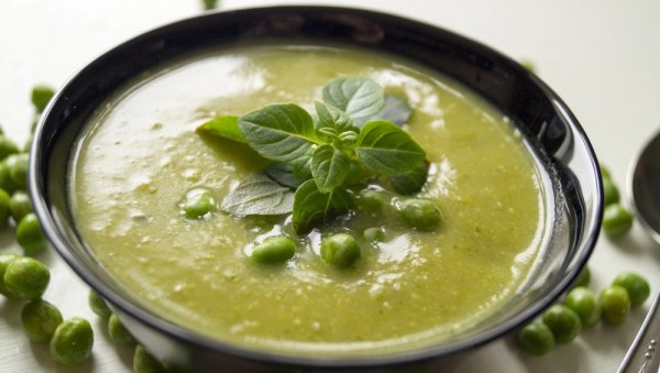 ПОСНА, А СЛАСНА: Крем чорба од грашка, здрав и једноставан оброк