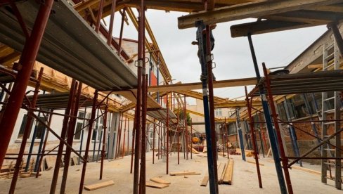 GIMNAZIJA PRE I NAKON REKONTRUKCIJE: Vučić podelio fotografije na svom Instagram profilu (FOTO)