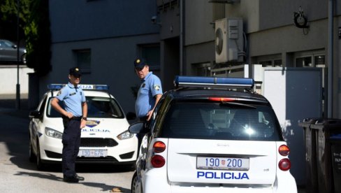 БРУТАЛНО УБИО ЖЕНУ, ПА СЕБИ НАУДИО: Преминуо убица из Глине