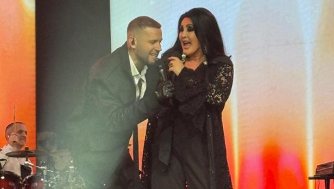 СПЕКТАКЛ У БЕОГРАДУ: Драгана Мирковић направила лом на концерту Магла бенда, први пут уживо изели дует “Ако се волимо (ФОТО)