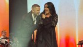 SPEKTAKL U BEOGRADU: Dragana Mirković napravila lom na koncertu Magla benda, prvi put uživo izeli duet “Ako se volimo (FOTO)