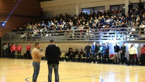 PRVA POSETA NAKON POVRATKA SRPSKIH INSTITUCIJA: Štefanek i Marinković uz sportiste na Kosmetu