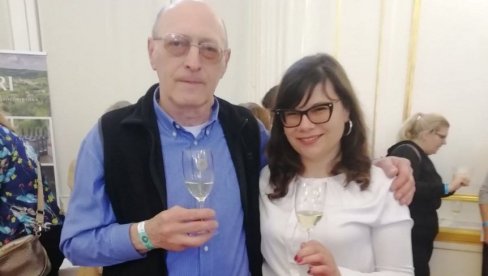 ШАРЛОТА, ТИЈАНА И ЈЕЛЕНА МАЈСТОРИЦЕ ЗА „ТЕЧНЕ ПОЉУПЦЕ“: На „Данима вина“ у Иђошу, први пут у све три категорије, победиле жене ( ФОТО)