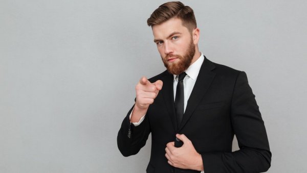 МУШКА ОДЕЛА: Практичан водич за модеран, уредан изглед