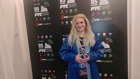 ПОВРАТНИЦА НА ПЗЕ: Сашка Yanx верује у емоцију и песму (ФОТО)