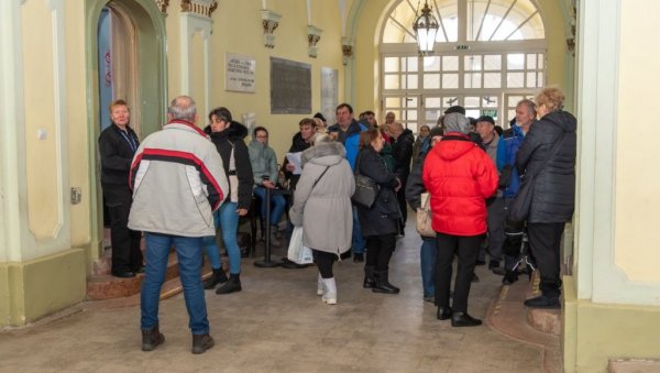 У ЗРЕЊАНИНУ 18 ХИЉАДА ПРИЈАВА: Упис својине у акцији Свој на своме
