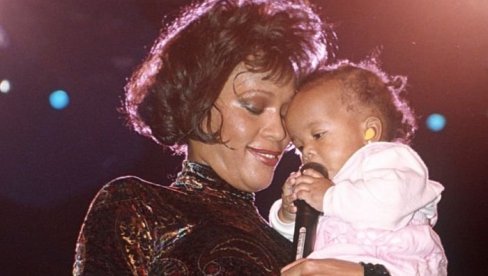 DETALJI OBDUKCIJE OBJAVLJENI TEK 2020, PORODICA NIJE MOGLA DA POVERUJE: Vitni Hjuston uzela devet različitih vrsta droge