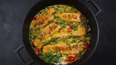 ДА ПРСТЕ ПОЛИЖЕТЕ: Лосос у белом сосу, уживаћете у сваком залогају