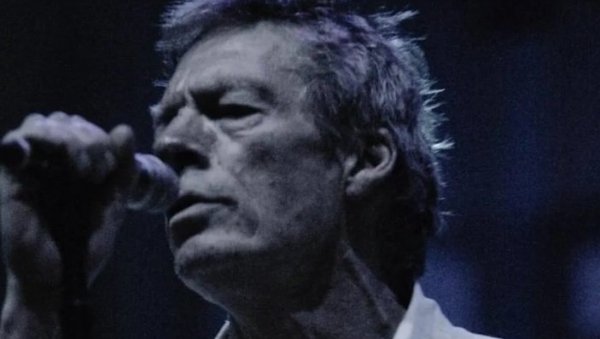 ПРЕМИНУО БУБЊАР ЛЕГЕНДАРНОГ МУЗИЧКОГ БЕНДА: Фанови се опшраштају на друштвеним мрежама