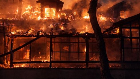 IZGOREO OBJEKAT MALE GOSTIONE!;: Veliki požar rano jutros na Paliću (FOTO)