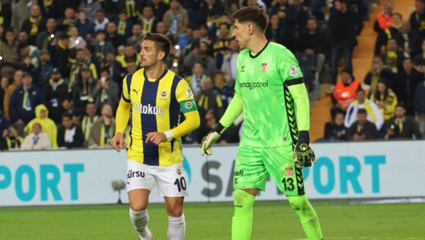 НЕКАДАШЊИ ЂАК ПАРТИЗАНОВЕ И ЗВЕЗДИНЕ ШКОЛЕ ПОТПИСАО! Чукарички довео новог голмана