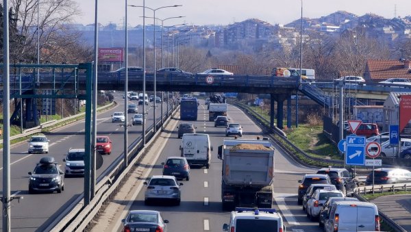 СЛУЖИЋЕ ДО ИЗГРАДЊЕ НОВЕ ПЕТЉЕ: Душановачки мост постављен је још 1975. године као привремено решење (ФОТО)