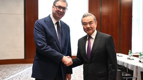 SRBIJA OSTAJE POUZDAN PARTNER KINE U EVROPI: Vučić sa Vang Jiem o ključnim globalnim bezbednosnim izazovima i jačanju saradnje (VIDEO)