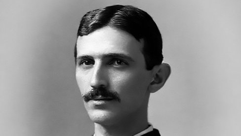 СРБИН ПРЕКО СЕДАМ МОРА ДОЛАЗИ У КОЛЕВКУ ДЕДОВА: Тесла студентима говорио о Боју на Косову и истакао наду да ће народ надокнадити изгубљено