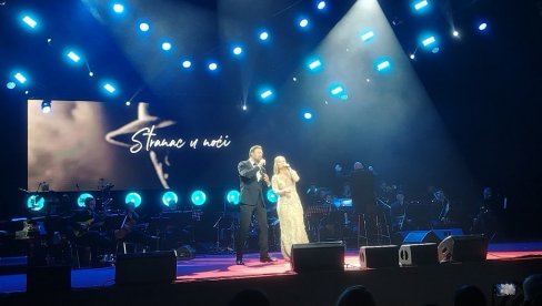 ČUVAMO MUZIČKU KULTURU NAŠE ZEMLJE: Jelena Tomašević i Ivan Bosiljčić održali veliki koncert za Dan zaljubljenih (FOTO)