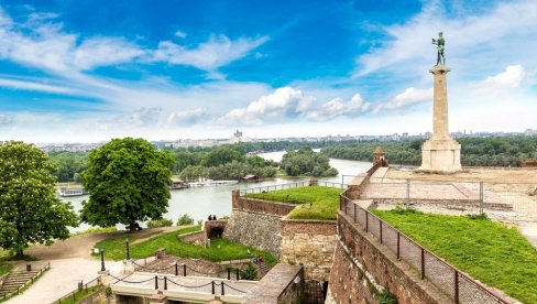 МЕДВЕДИЦА ДУЊА ИЗАШЛА ИЗ ЈАЗБИНЕ: Ево шта то значи када се деси на Сретење - да ли нам стиже пролеће?