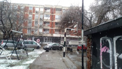 КИША, ПА СНЕГ: Јака вејавица у Пожаревцу и околини