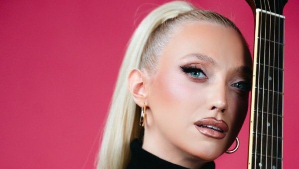 КАЖУ ДА ЈЕ ДВОЈНИЦА ДОНЕ АРЕС: Отишла сам код Донине сестре, све ми је рекла (ФОТО)