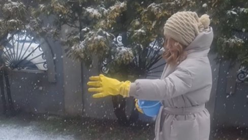 U Beogradu veje sneg, a slavna folkerka obavlja poljoprivredne radove (VIDEO)