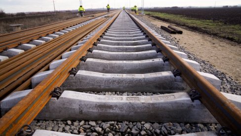 ОД СУРЧИНА ДО ЦЕНТРА ГРАДА ЗА 15 МИНУТА: Пруга ће бити готова до краја године - министарка Софронијевић открила детаље