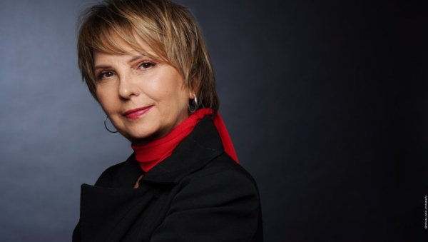 ПЕСМА МОРА ДА СЕ ЛАКО И РАДО ПЕВА: Биља Крстић о етно музици, почецима каријере, предстојећем концерту