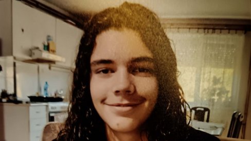 DONIRAO KOSU DEVOJČICI OBOLELOJ OD RAKA: Plemenit gest Lazara Ponjavića (13), dečaka iz Gornjeg Milanovca (FOTO)