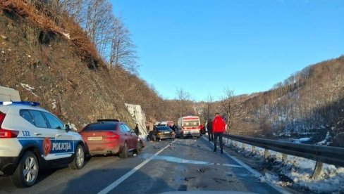 МИЛОЈКО СПАЈИЋ НИЈЕ БИО У УДАРЕНОМ ВОЗИЛУ: Детаљи несреће са аутомобилом из пратње премијера Црне Горе