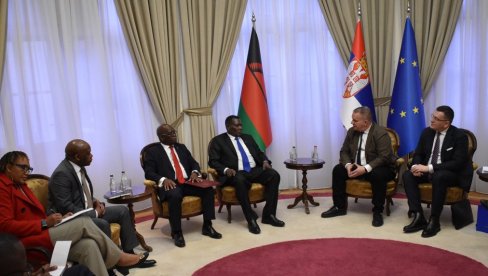 ПОДСТИЦАТИ РАЗМЕНУ СТУДЕНАТА И НАСТАВНИКА: Министар Станковић са шефом дипломатије Републике Малави