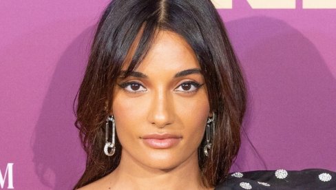 ОМИЉЕНА МОДНА ДИЗАЈНЕРКА КАРДАШИЈАНА НАПРАВИЛА КАМПАЊУ КОЈА ТОПИ СРЦА: Не знам да ли ми требају ципеле или неко да ми направи ћерку