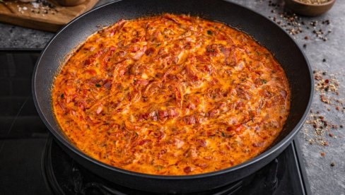 PEČENA PPARIKA SA KAJMAKOM: Ukus prave domaće kuhinje