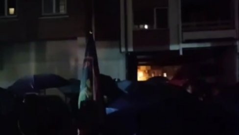 БАХАТИ БЛОКАДЕРИ БРУТАЛНО ГАЗЕ ПО ПРАВИМА ГРАЂАНА! Желе да забране човеку да изда имовину, па се обрушили и на градоначелника