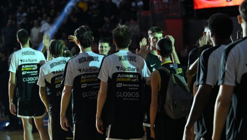 КАД ЦРНО-БЕЛИ ЧАИР ГРМИ: Вашингтон одлепио уз песму гробара на Купу Кораћа (ВИДЕО)