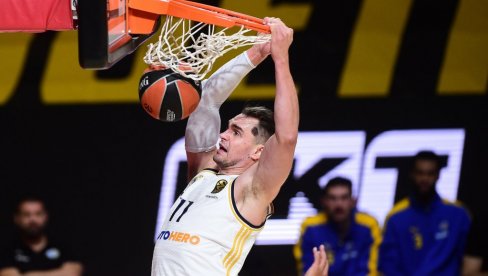 OVO JE HIT! Hezonja gledao večiti derbi Zvezda - Partizan, a Tavares potezom oduševio grobare (VIDEO)