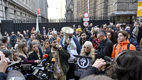 NOBELOVCI NIGDE NE IDU BEZ PUŠKICA: Došli smo dok blokaderskog šok dokumenta, ovo morate videti (FOTO)