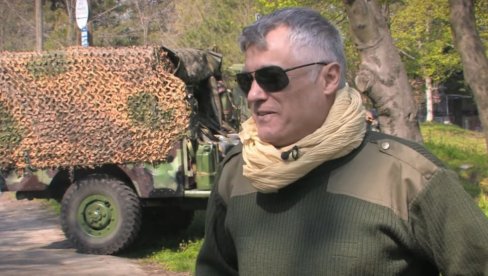 DELIJA U ZAGREBU  Kako su Lazanskog Romi dovezli na posao: Molim vas, druže direktore, ovo su moji zvezdaši (VIDEO)