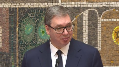 VUČIĆ NA OTVARANJU IZLOŽBE NITI DRŽAVNOSTI: Naše rukotvorine krasile se međunarodne izložbe od Dubaija do Šangaja (VIDEO)