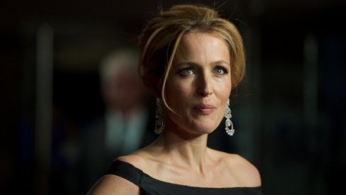 КАКО ДАНАС ИЗГЛЕДА ЧУВЕНА СКАЛИ ИЗ ДОСИЈЕ X? Глумица се појавила у креацији српске дизајнерке